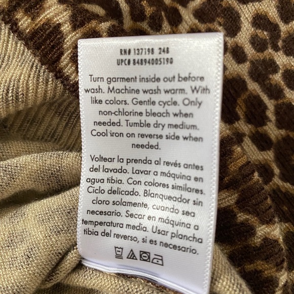 George XXLG Leopard cardigan/sweater. Rayon/Nylon blend. Great condition. - Picture 13 of 13